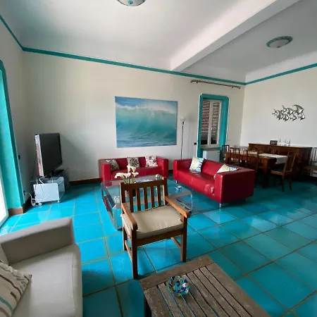 Apartment La Terrazza Sul Porto Salerno