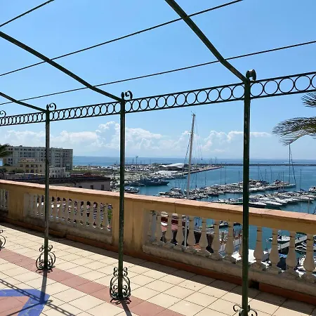 La Terrazza Sul Porto Apartment *