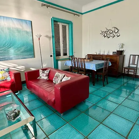 La Terrazza Sul Porto Apartment *